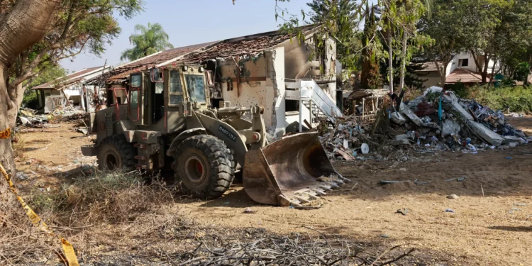 Destrucción causada por terroristas de Hamás en el kibutz Be'eri, cerca de la frontera entre Israel y Gaza, el 25 de octubre de 2023.