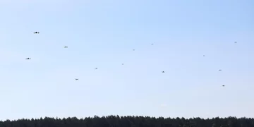Ejercicio del Ejército de Estados Unidos para probar defensas contra enjambres de drones.