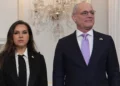 Embajador israelí en Estados Unidos Yechiel Leiter y embajadora libanesa en Estados Unidos Nada Hamadeh Moawad en el Departamento de Estado en Washington, 14 de abril de 2026. (AP/Jacquelyn Martin)