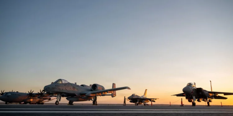 F-15E, F-16, A-10 y C-130J de Estados Unidos en El Alamein, Egipto