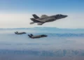 Cazas F-35I de la Fuerza Aérea de Israel parten para realizar ataques en Irán, en una imagen publicada por el ejército el 15 de marzo de 2026.