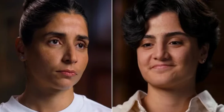Atefeh Ramezanisadeh y Fatemeh Pasandideh, exintegrantes de la selección femenina de fútbol de Irán, durante una entrevista emitida en Australia.