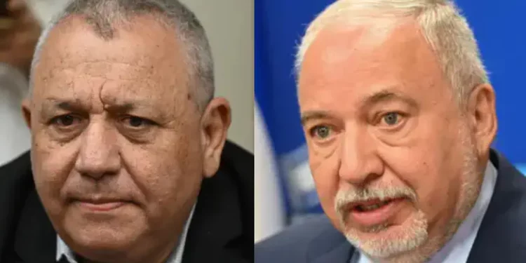 Gadi Eisenkot y Avigdor Liberman
