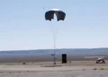 La Fuerza Aérea de Estados Unidos probó en Islandia el sistema autónomo de reabastecimiento Grasshopper durante el ejercicio Northern Viking 2026.