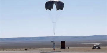 La Fuerza Aérea de Estados Unidos probó en Islandia el sistema autónomo de reabastecimiento Grasshopper durante el ejercicio Northern Viking 2026.