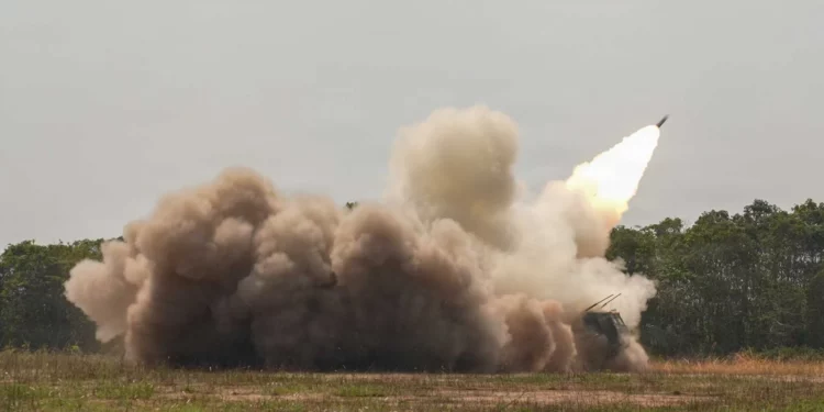 HIMARS, Astros II, RM-70, Apache y F-16 durante Super Garuda Shield 2026