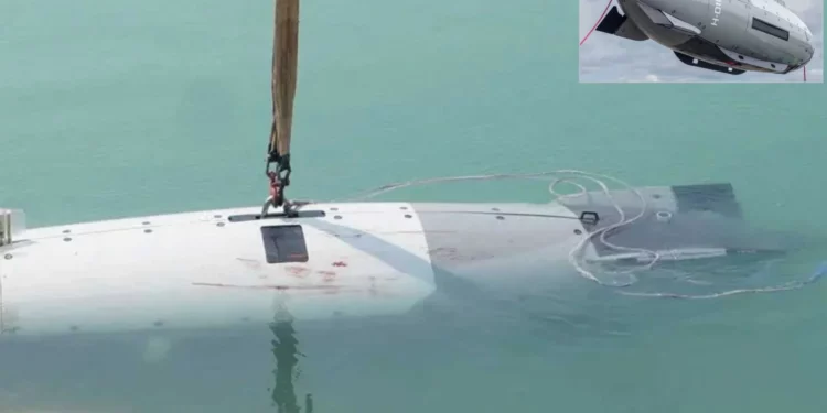 Irán recuperó un vehículo submarino autónomo Anduril Dive-LD estadounidense cerca del estrecho de Ormuz tras permanecer inutilizado durante más de 24 horas.