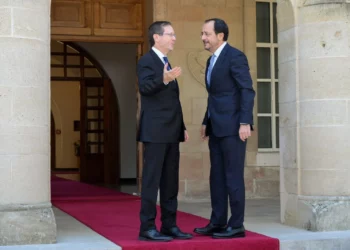 El presidente Isaac Herzog se reúne con su homólogo chipriota, Nikos Christodoulides, en el Palacio Presidencial de Nicosia, el 10 de septiembre de 2026.