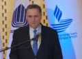 El ministro de Defensa, Israel Katz, habla durante una ceremonia anual en memoria de los soldados caídos en la guerra de Yom Kippur de 1973, en el monte Herzl, Jerusalén, el 22 de septiembre de 2026.