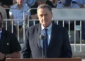 El ministro de Defensa, Israel Katz, habla durante una ceremonia de graduación de pilotos en la base aérea de Hatzerim, el 9 de julio de 2026.
