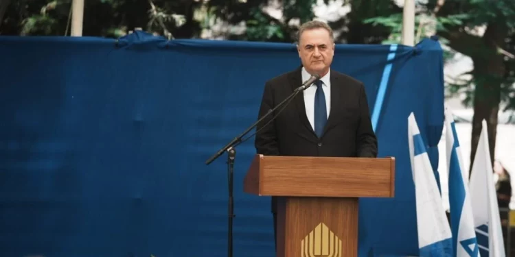El ministro de Defensa, Israel Katz, habla durante un brindis por Rosh Hashaná en el Ministerio de Defensa en Tel Aviv el 3 de septiembre de 2026.