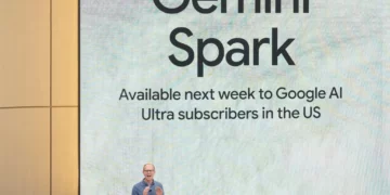 Josh Woodward, vicepresidente de Google Labs y Gemini, habla sobre Gemini Spark durante un evento Google I/O en Mountain View, California, el 19 de mayo de 2026.