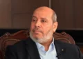 Khalil al-Hayya durante una entrevista con Al-Araby