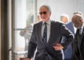 Leon Black, multimillonario vinculado a Jeffrey Epstein, llega a una entrevista privada con el Comité de Supervisión de la Cámara en Washington.