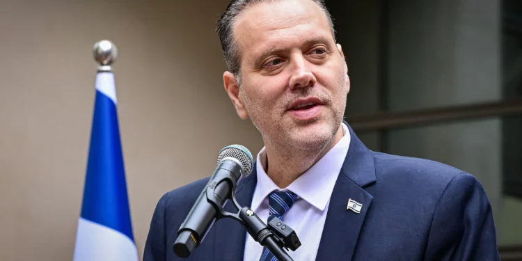 El ministro de Cultura y Deportes, Miki Zohar, durante la inauguración del Museo Israelí de la Caricatura en Holon, el 10 de febrero de 2026.