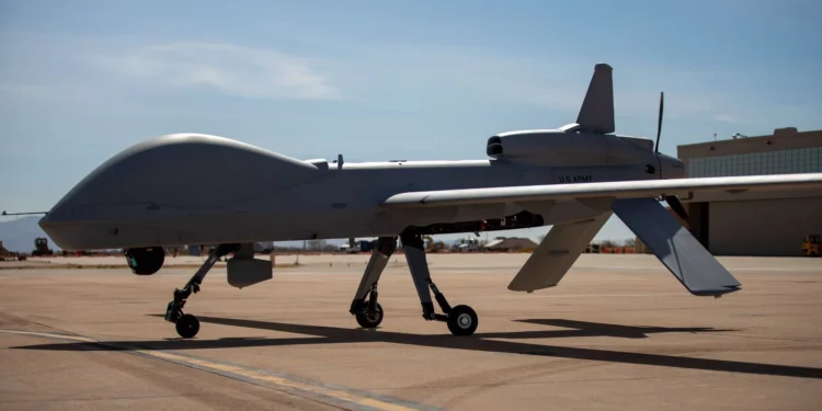 MQ-1C Gray Eagle del Ejército de Estados Unidos en Libby Army Airfield, Arizona, el 28 de marzo de 2025