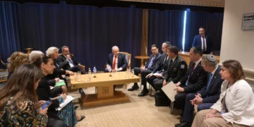 Benjamín Netanyahu se reúne con el primer ministro griego, Kyriakos Mitsotakis, al margen de la ONU el 24 de septiembre de 2026.