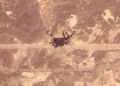 Imagen satelital tomada por Planet Labs PBC el 11 de septiembre de 2026 que muestra un sitio de infraestructura dañado por un incendio al sureste de Medina, en la ruta general del oleoducto Este-Oeste de Arabia Saudita (Petroline). (Handout/Planet Labs/AFP)