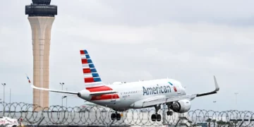 Pasajera de American Airlines se desnuda durante un vuelo a Miami