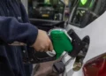 Estación de combustible y surtidores de gasolina