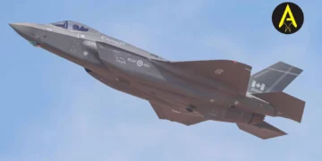 Primer F-35A destinado a Canadá durante su vuelo inaugural