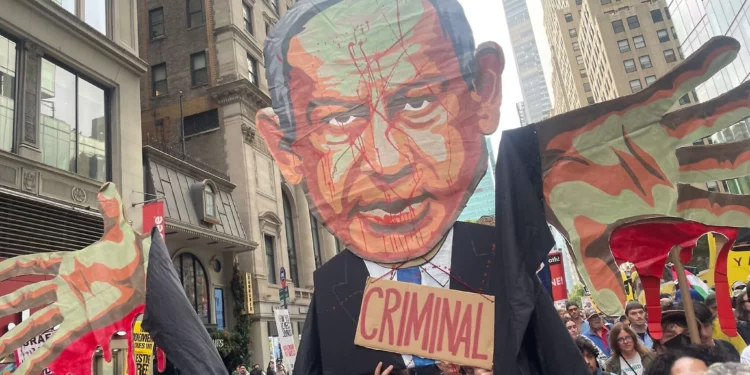 Manifestantes contra Benjamín Netanyahu en Nueva York el 24 de septiembre de 2026