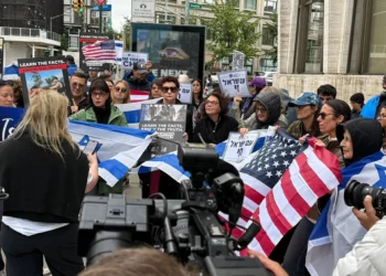 Manifestantes protestan contra el estreno norteamericano de «NAZA» en Nueva York