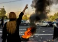 Protestas en Teherán tras la muerte de Mahsa Amini luego de ser detenida por la policía de la moral, el 1 de octubre de 2022.