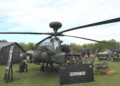 Proyecto NYX del Ejército británico para operaciones conjuntas de helicópteros Apache AH-64E y drones autónomos armados.