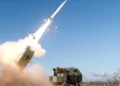 Lanzamiento de un misil PrSM del Ejército de Estados Unidos durante una prueba de fuego real