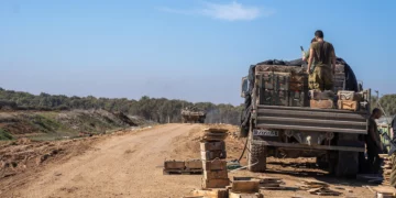 Soldados de las FDI fuera del puesto militar de Paga, en la frontera con la Franja de Gaza, el 15 de diciembre de 2023.