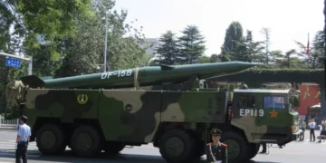 Restos atribuidos a la etapa propulsora de un misil DF-15A en Yemen