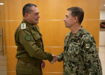 Eyal Zamir durante una actividad militar