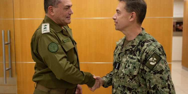 Eyal Zamir durante una actividad militar