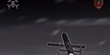 Un dron interceptor STING S ucraniano derriba un Geran-5 ruso propulsado por reactor