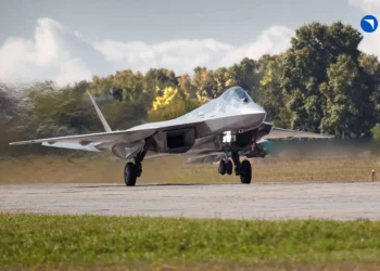Un caza Su-57 ruso de una nueva entrega con configuración técnica revisada