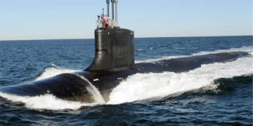 Mástil de bajo perfil para submarinos Virginia y Columbia de la Marina de Estados Unidos, con sensores visibles e infrarrojos y cobertura de 360 grados.
