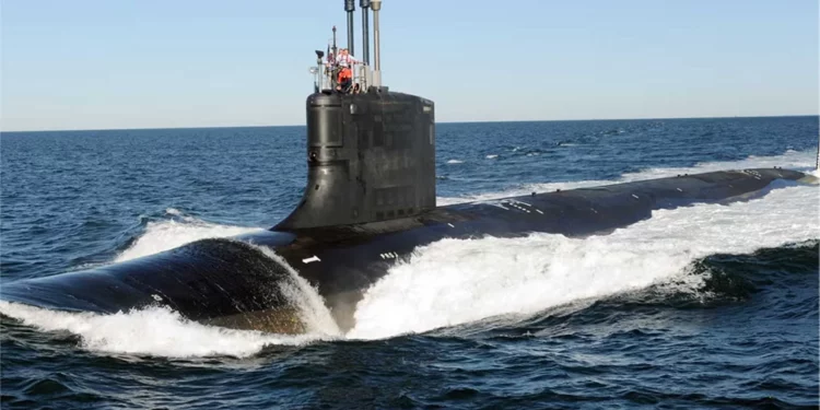 Mástil de bajo perfil para submarinos Virginia y Columbia de la Marina de Estados Unidos, con sensores visibles e infrarrojos y cobertura de 360 grados.