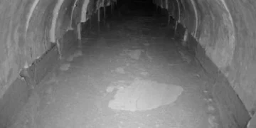 Interior de un túnel localizado por las FDI en el centro de la Franja de Gaza el 23 de septiembre de 2026.