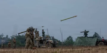 U.S. Army Spc. Dallas Demos, assigned to the 1st Battalion, 501st Parachute Infantry Regiment, 2nd Mobile Brigade Combat Team (Airborne), 11th Airborne Division, fires an FIM-92 Stinger missile during multinational short-range air-defense training in Indonesia, highlighting the Army’s push to give frontline infantry a direct counter-drone capability.