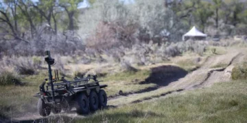 Vehículo terrestre no tripulado VIKING de IDV seleccionado por el Ejército de Estados Unidos para pruebas de apertura autónoma de brechas.