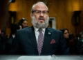 El rabino Yehuda Kaploun durante una audiencia del Comité de Relaciones Exteriores del Senado sobre su nominación como enviado especial contra el antisemitismo, el 19 de noviembre de 2025, en Washington.