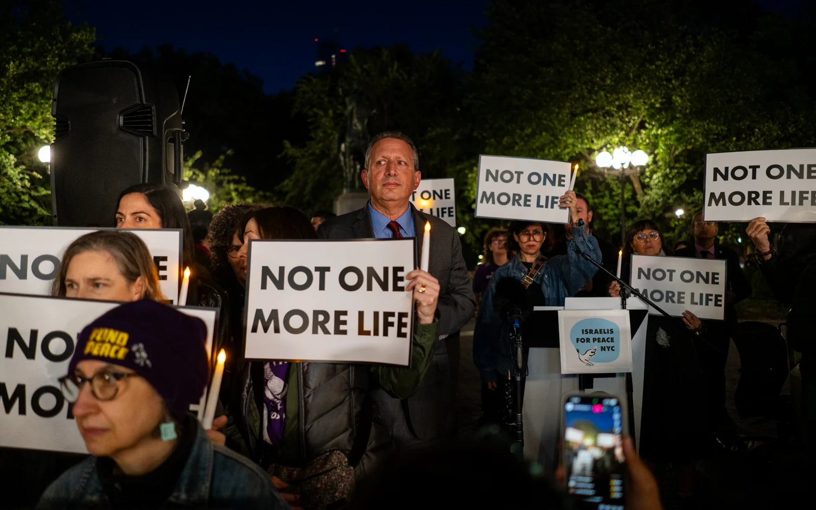 Brad Lander durante un acto por la convivencia en Nueva York el 7 de octubre de 2026
