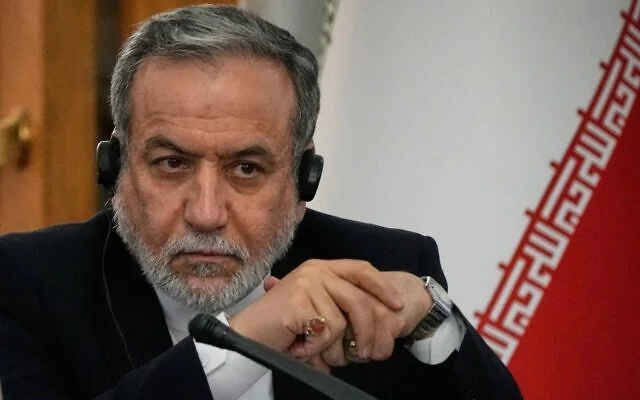 El ministro de Exteriores iraní Abbas Araghchi en una rueda de prensa en Teherán el 19 de octubre de 2026