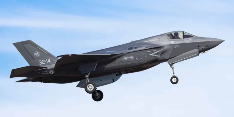 Un F-35B italiano aparece por primera vez con un cañón externo de 25 mm