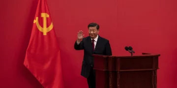 Xi Jinping se reúne con el dirigente de Kirguistán durante la cumbre de 2026 de la Organización de Cooperación de Shanghái.
