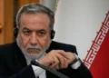 Abbas Araghchi, ministro de Exteriores de Irán, durante una conferencia de prensa en Teherán después de reunirse con Serguéi Lavrov el 19 de octubre de 2026.