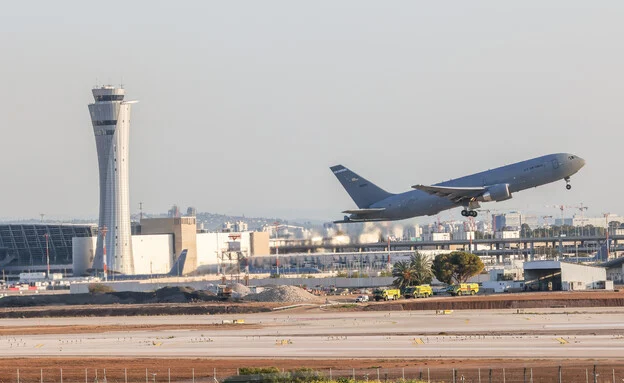 Aeropuerto Ben Gurión durante la operación Rugido del León Aeropuerto Ben Gurión durante la operación Rugido del León