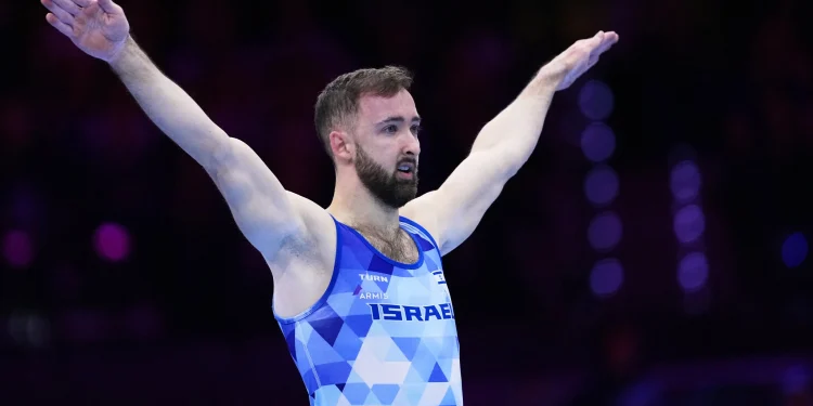 Artem Dolgopyat, de Israel, reacciona tras competir en la final de suelo del Mundial de Gimnasia Artística en Róterdam el 24 de octubre de 2026