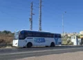 Autobús de la empresa Tnufa